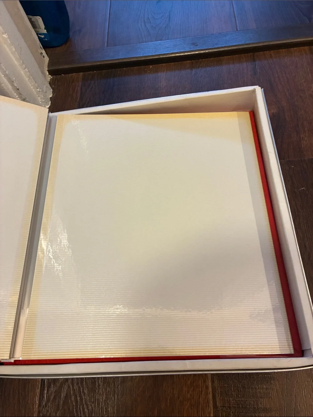NEW VINTAGE Embroidered Crane Satin Photo Album - Red & Gold